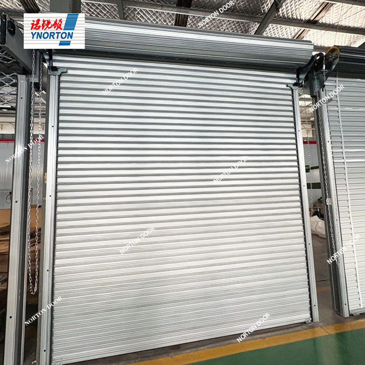 Hindi tinatablan ng hangin na roller shutter door